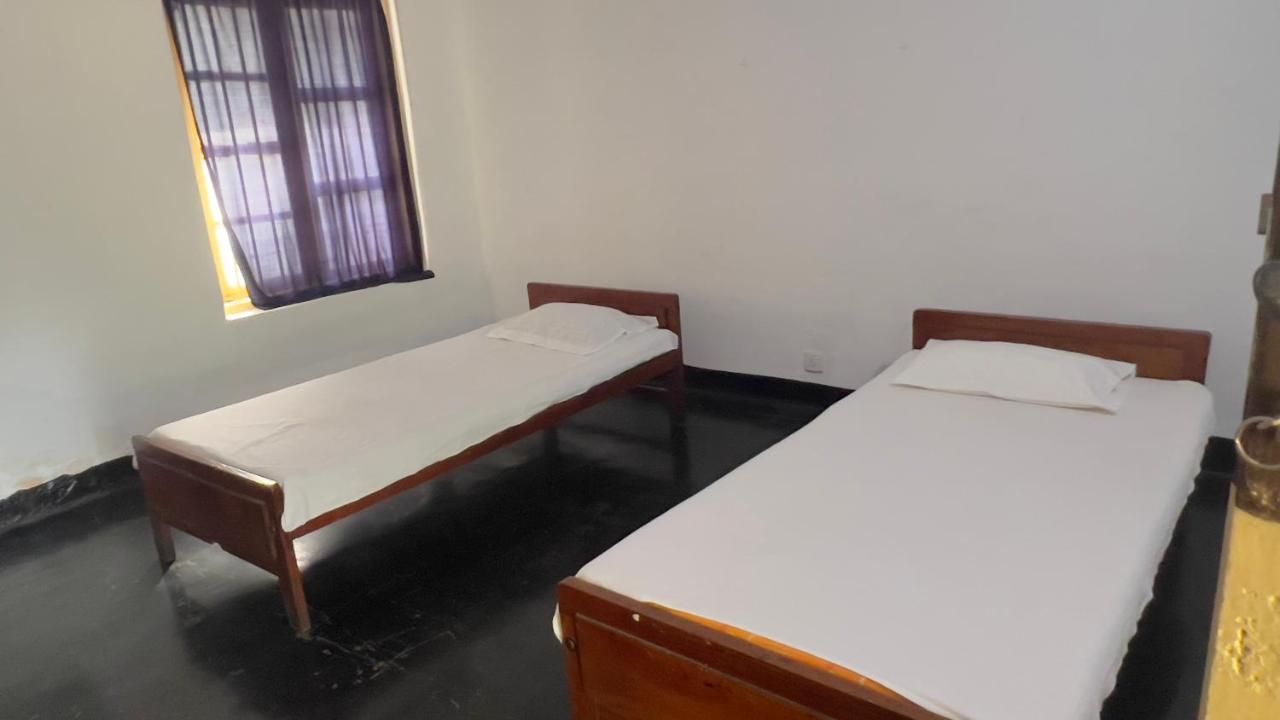 UDA Lanka Resthouse Vavuniya Hotel Eksteriør billede