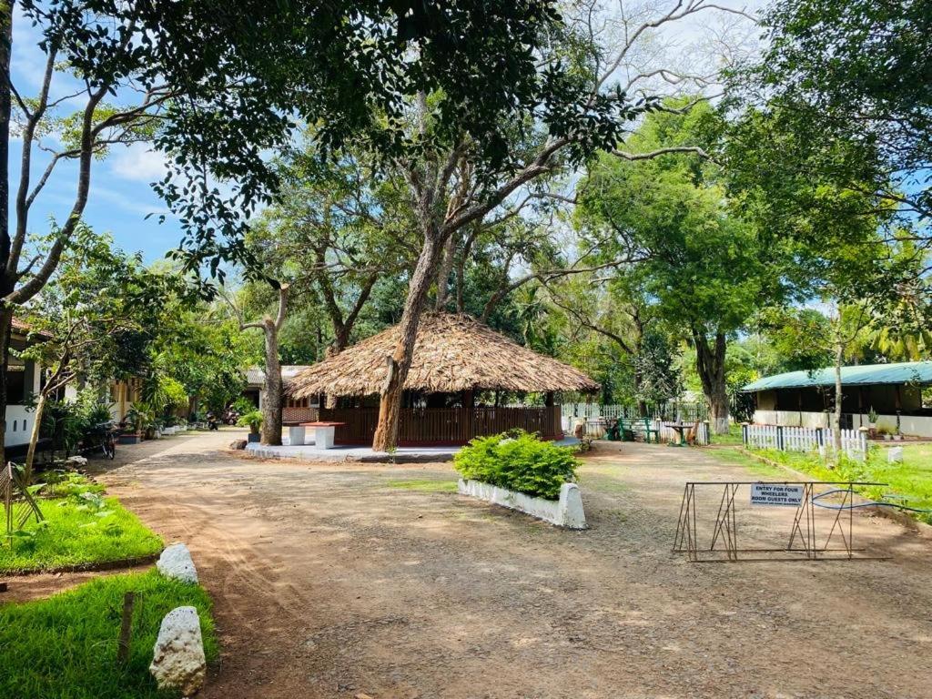 UDA Lanka Resthouse Vavuniya Hotel Eksteriør billede